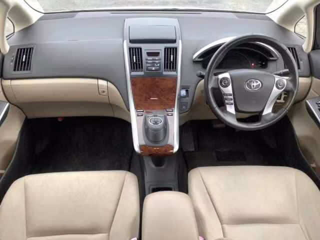 TOYOTA SAI