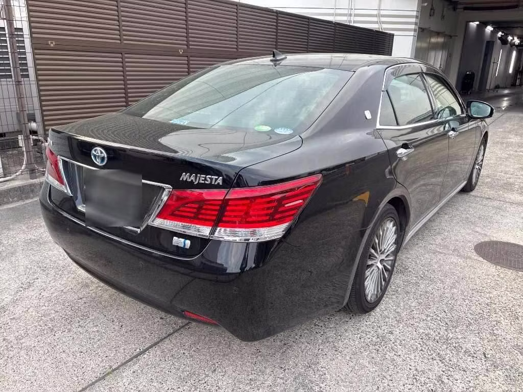 TOYOTA CROWN MAJESTA