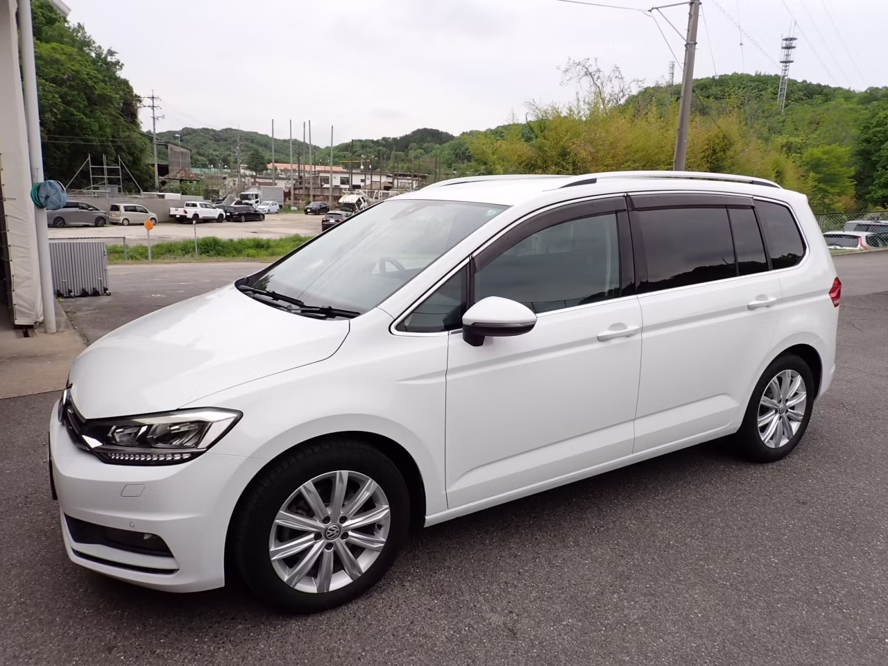 VOLKSWAGEN TOURAN