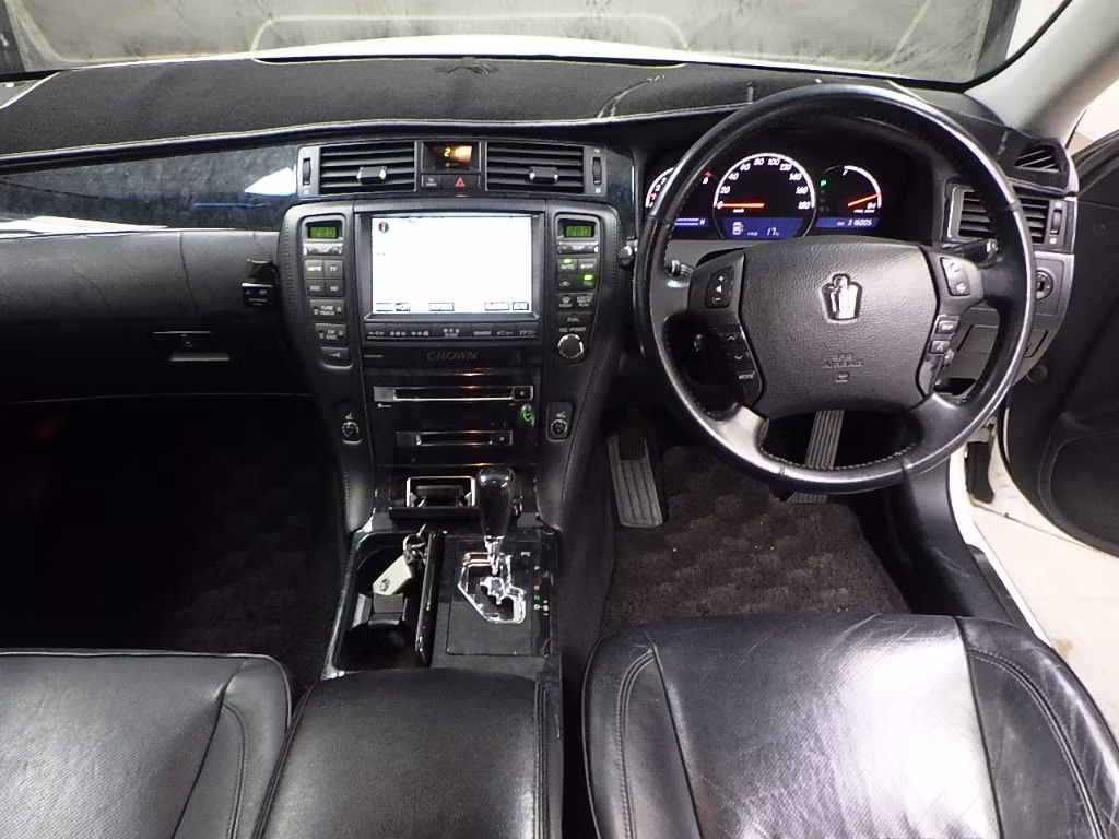 TOYOTA CROWN
