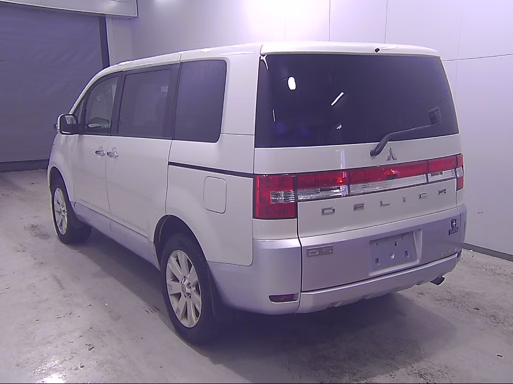 MITSUBISHI DELICA D:5