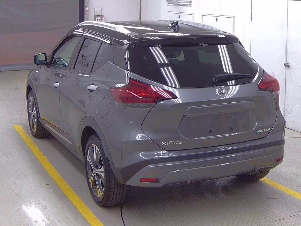 NISSAN KICKS