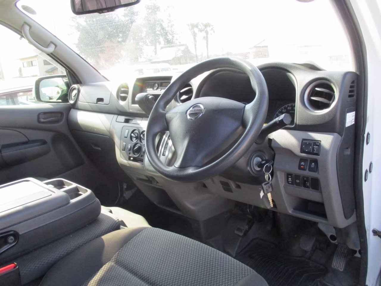 NISSAN NV350 CARAVAN