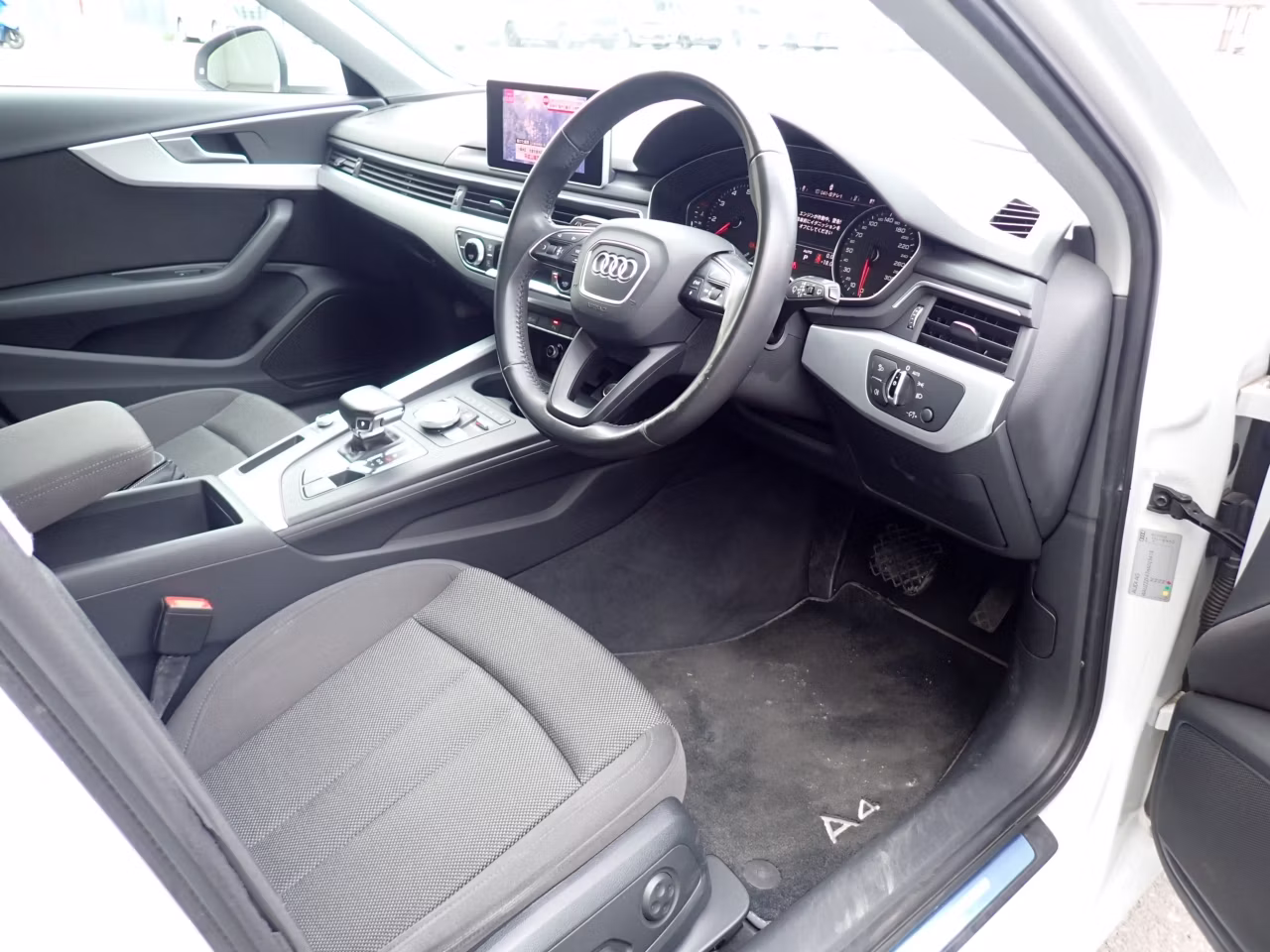 AUDI A4