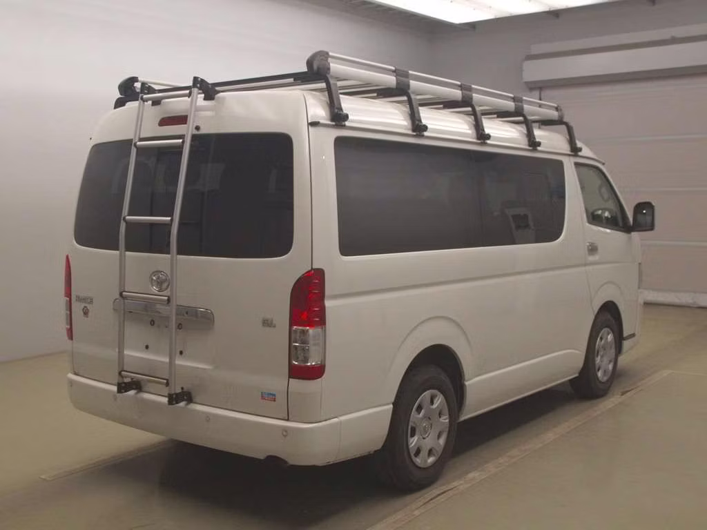 TOYOTA HIACE