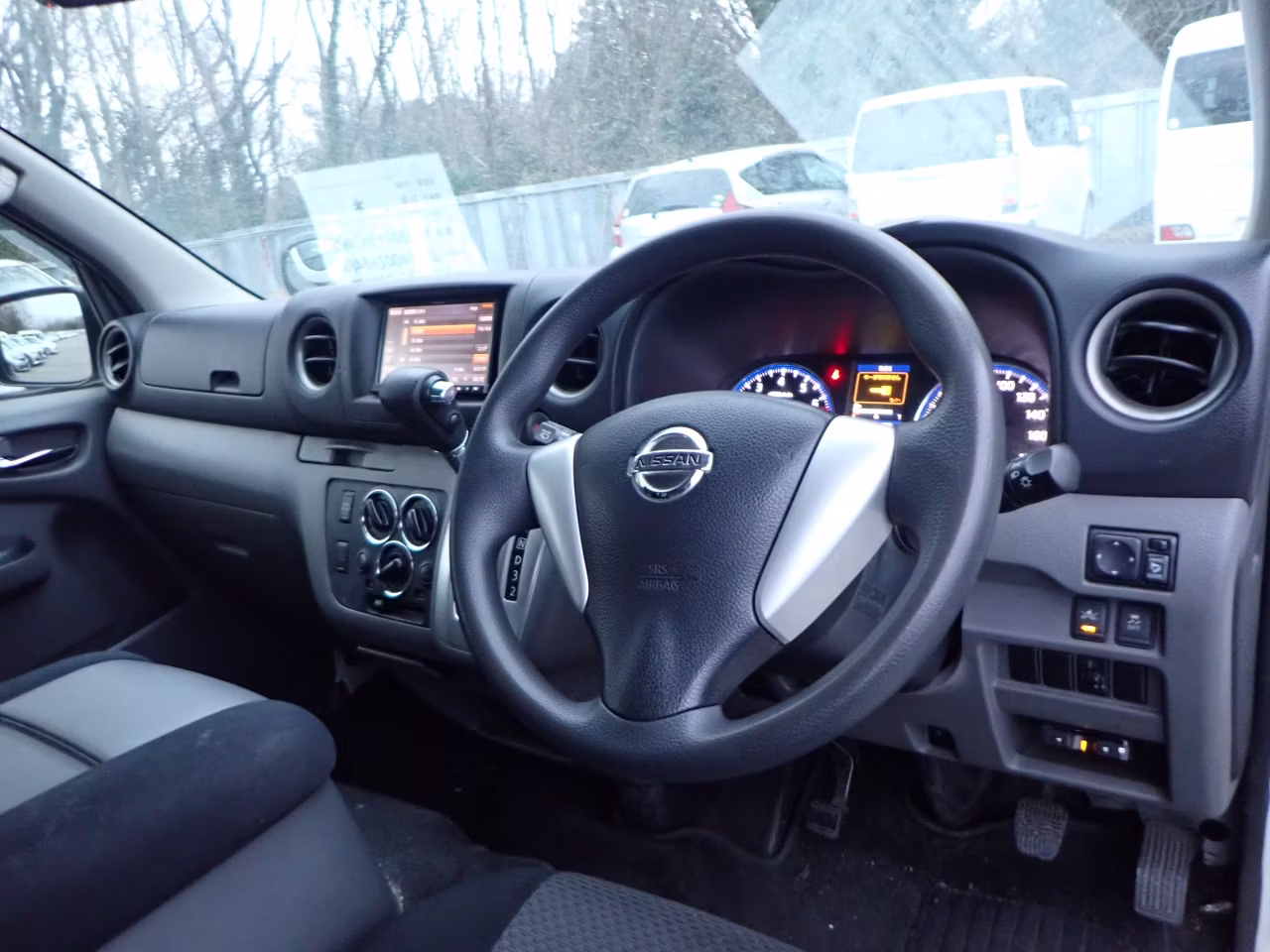 NISSAN NV350 CARAVAN