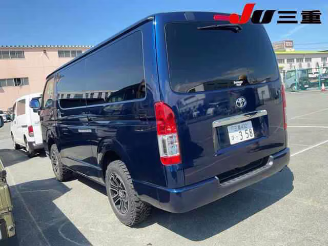 TOYOTA REGIUS ACE