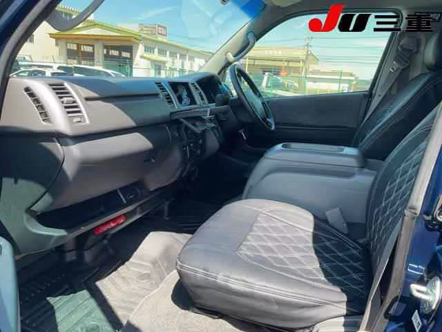 TOYOTA REGIUS ACE