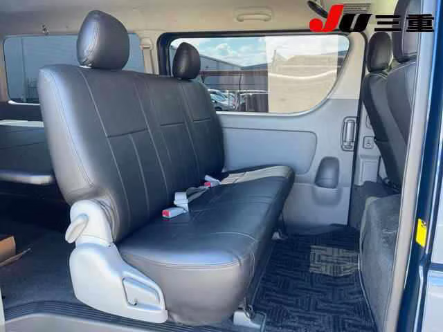 TOYOTA REGIUS ACE
