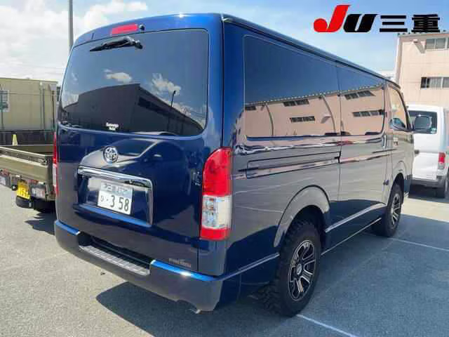 TOYOTA REGIUS ACE