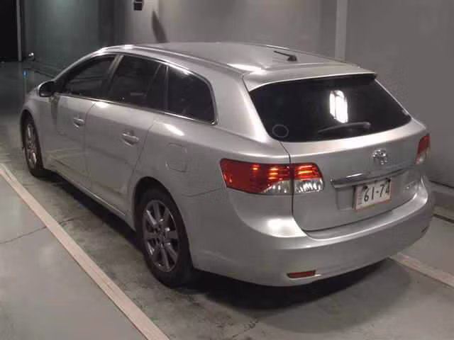 TOYOTA AVENSIS