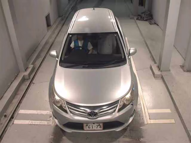 TOYOTA AVENSIS