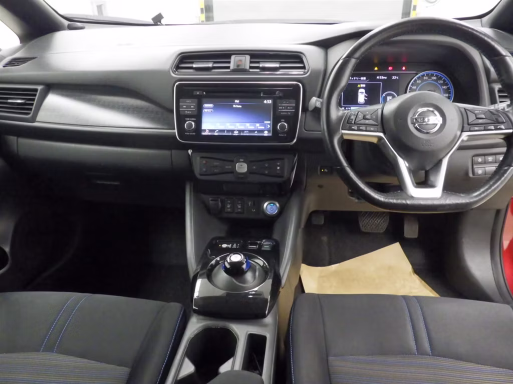 NISSAN LEAF