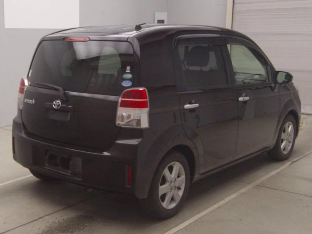 TOYOTA RUSH