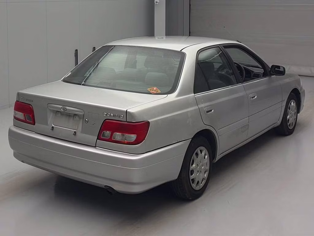 TOYOTA CARINA