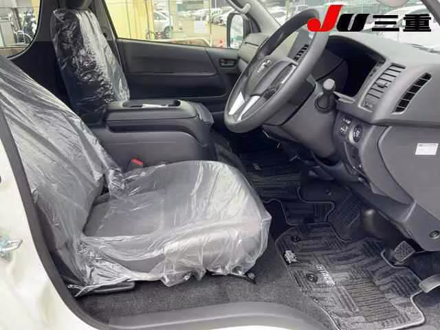 TOYOTA REGIUS ACE