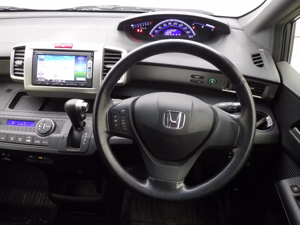 HONDA FREED SPIKE