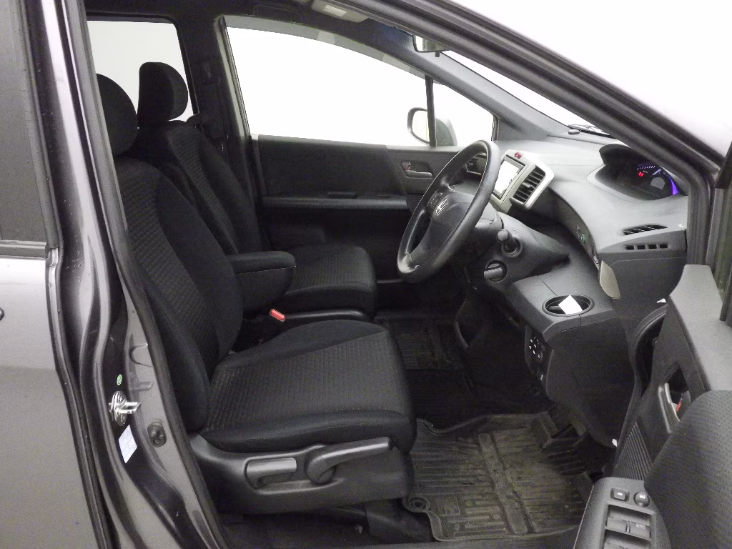 HONDA FREED SPIKE