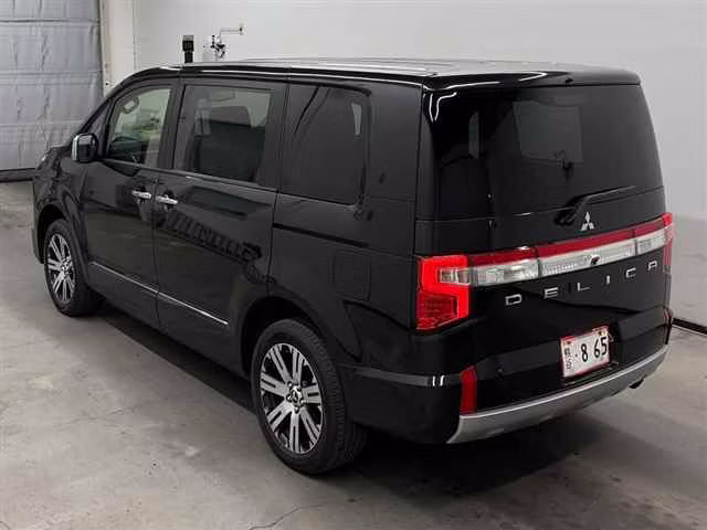 MITSUBISHI DELICA D:5