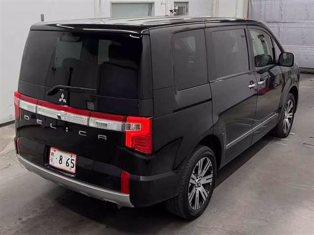 MITSUBISHI DELICA D:5
