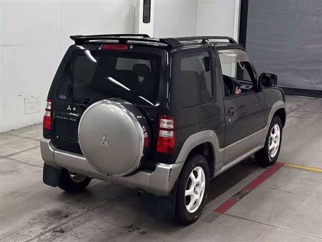 MITSUBISHI PAJERO MINI