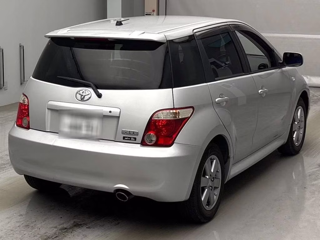TOYOTA IST