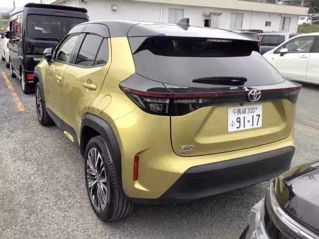 TOYOTA YARIS CROSS