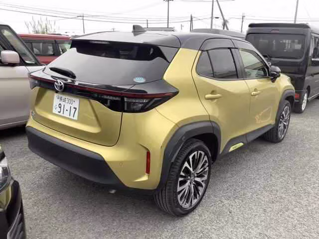TOYOTA YARIS CROSS