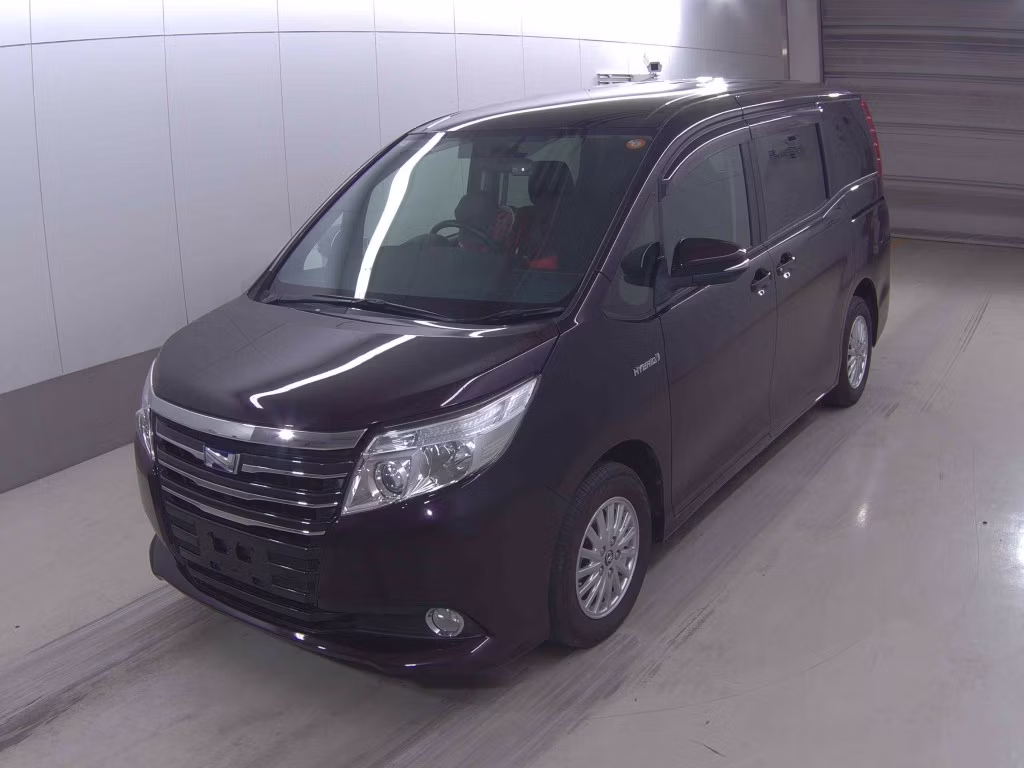 TOYOTA NOAH
