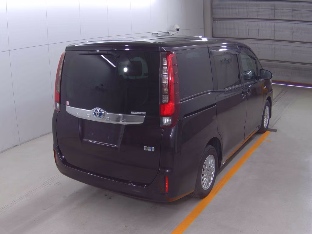 TOYOTA NOAH