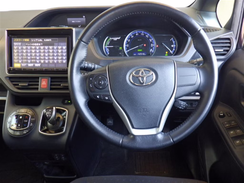 TOYOTA NOAH