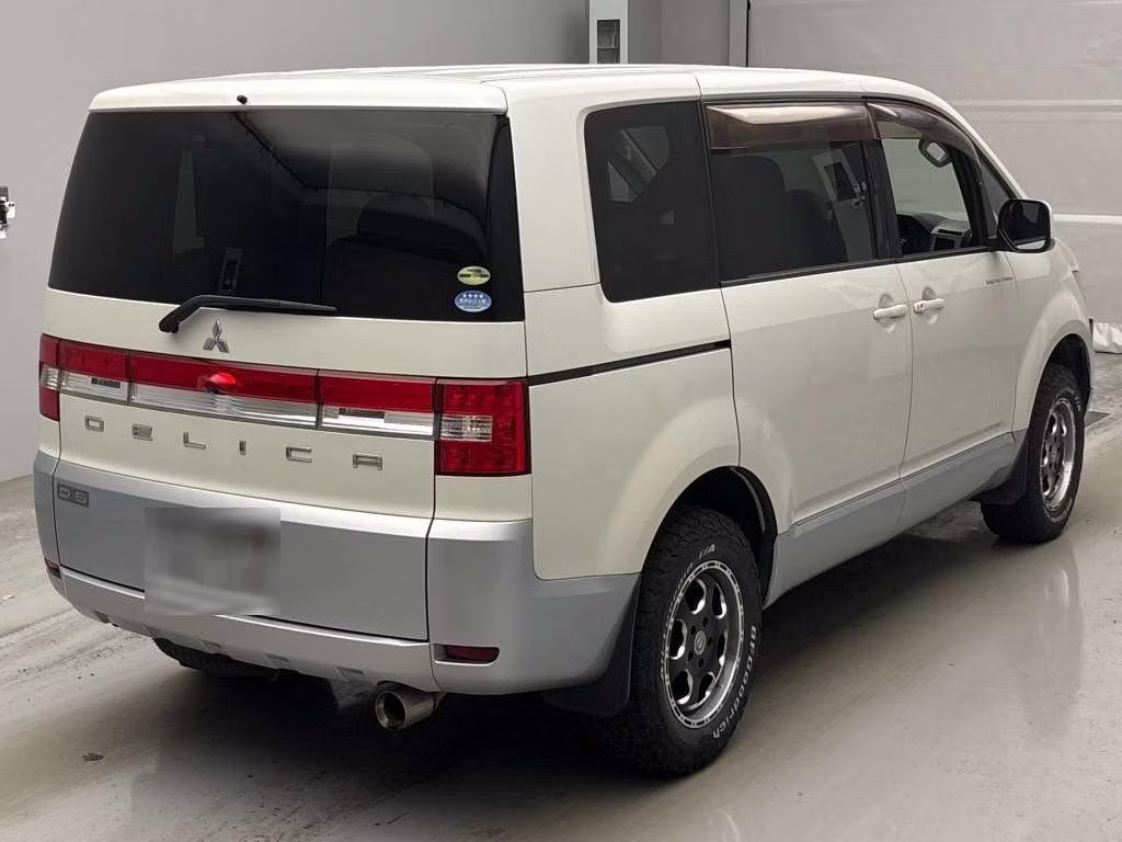 MITSUBISHI DELICA D:5