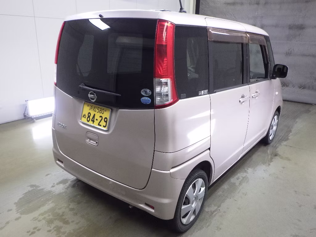 NISSAN ROOX