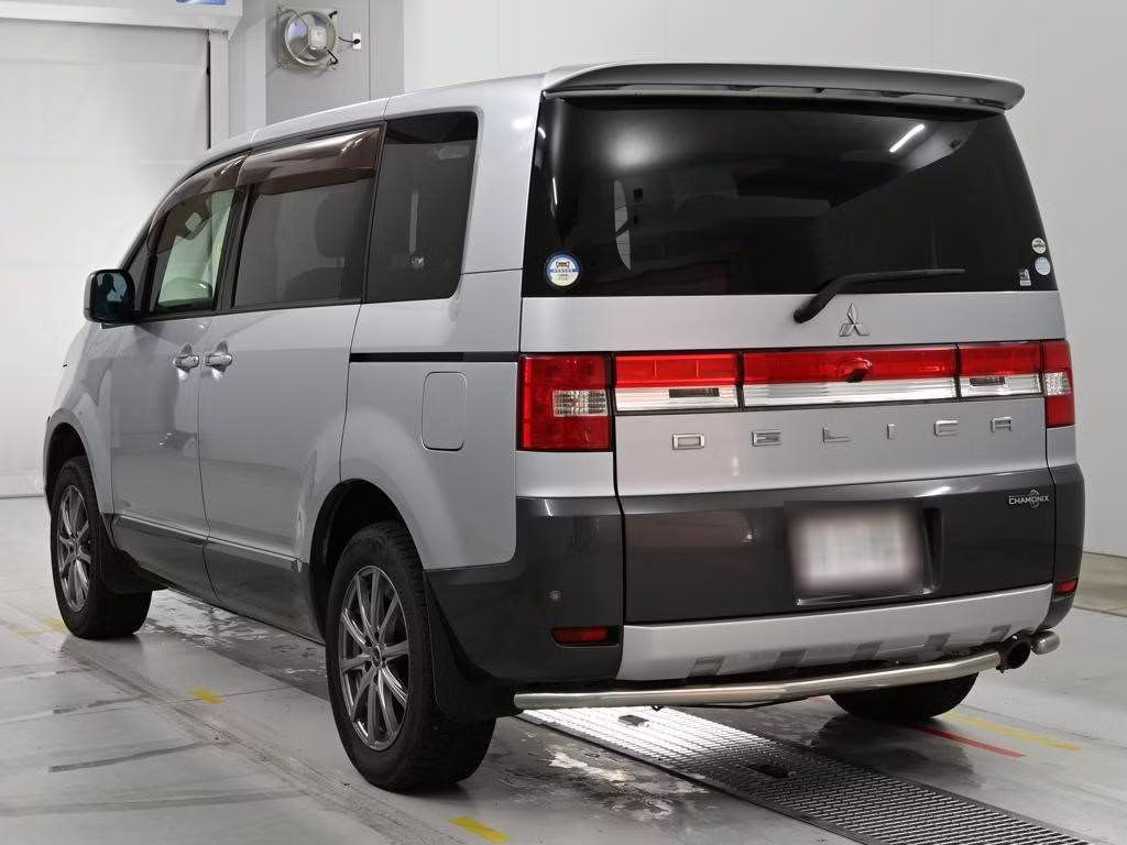 MITSUBISHI DELICA D:5