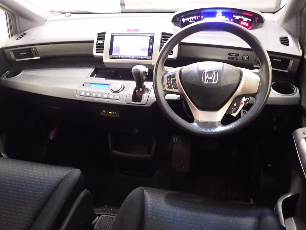 HONDA FREED SPIKE
