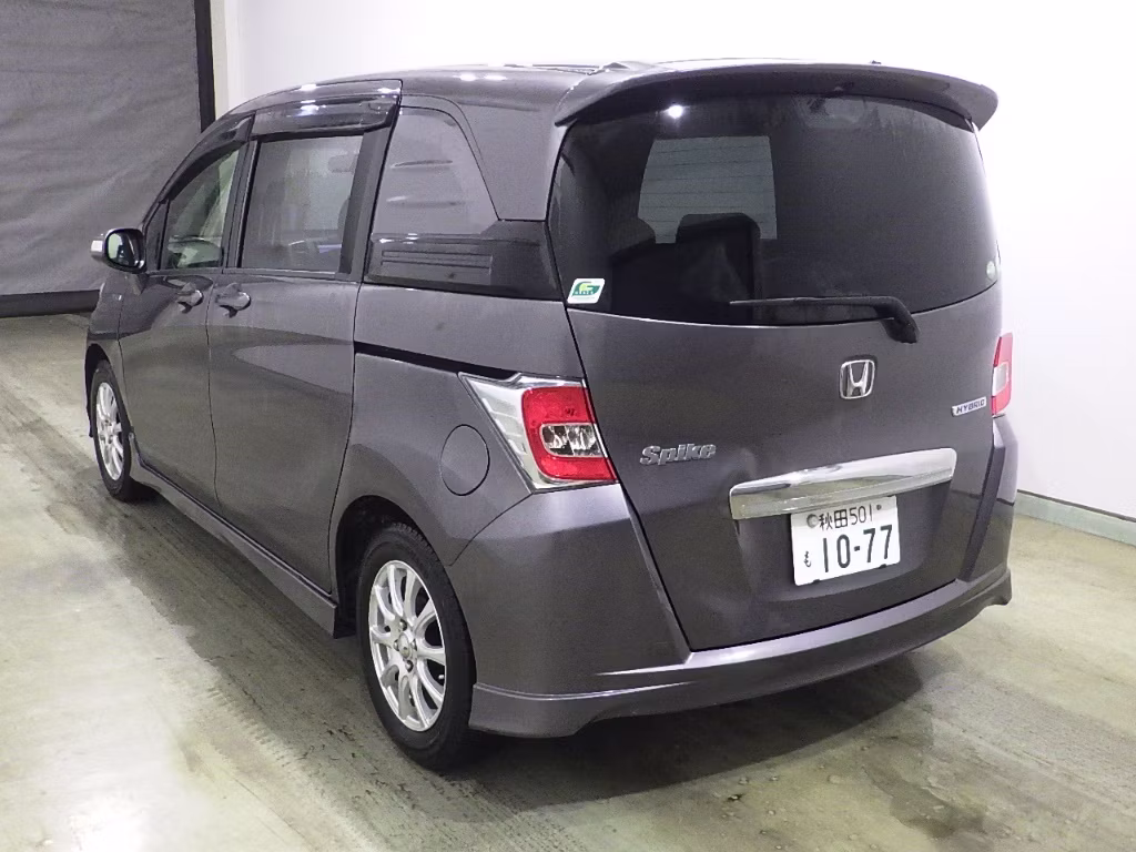 HONDA FREED SPIKE