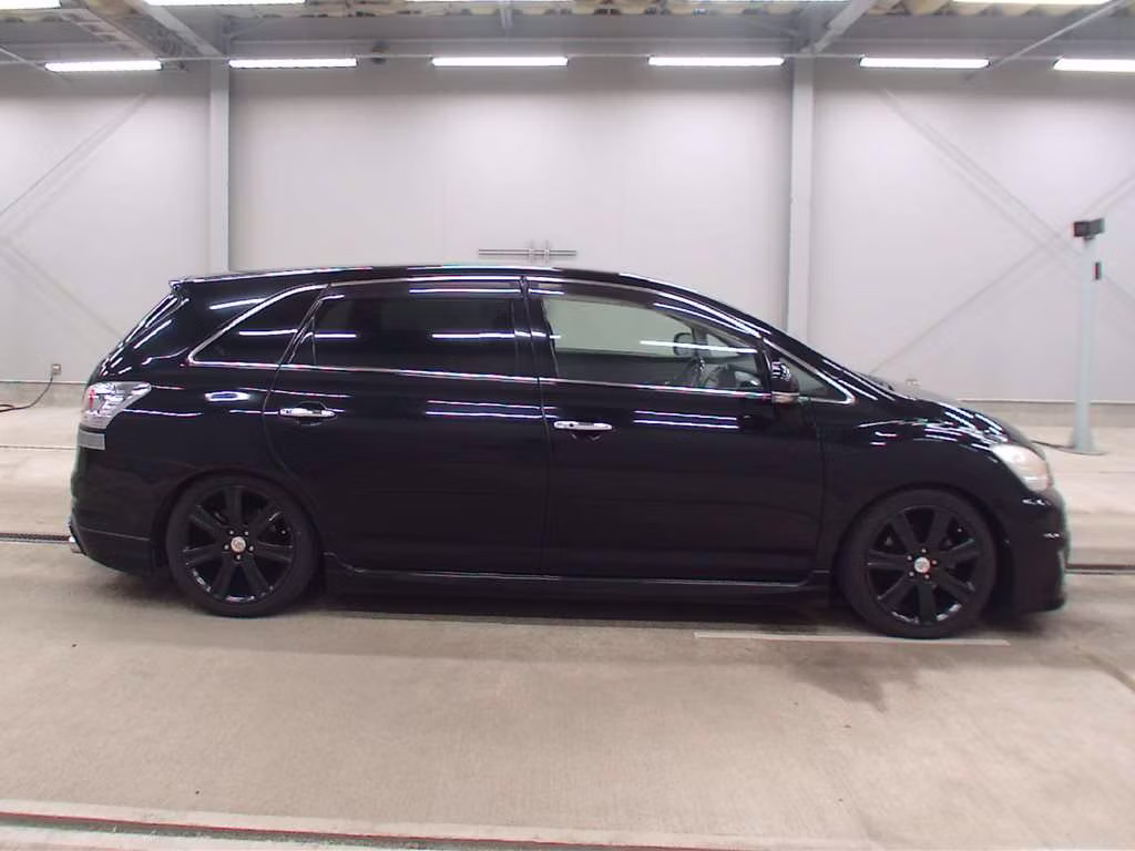 TOYOTA MARK X ZIO