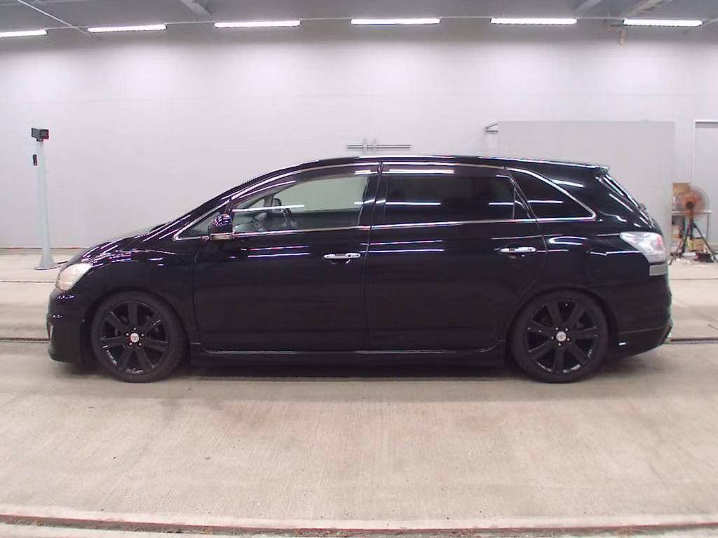 TOYOTA MARK X ZIO