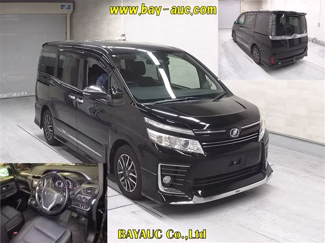 TOYOTA VOXY