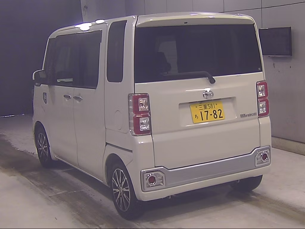 DAIHATSU WAKE