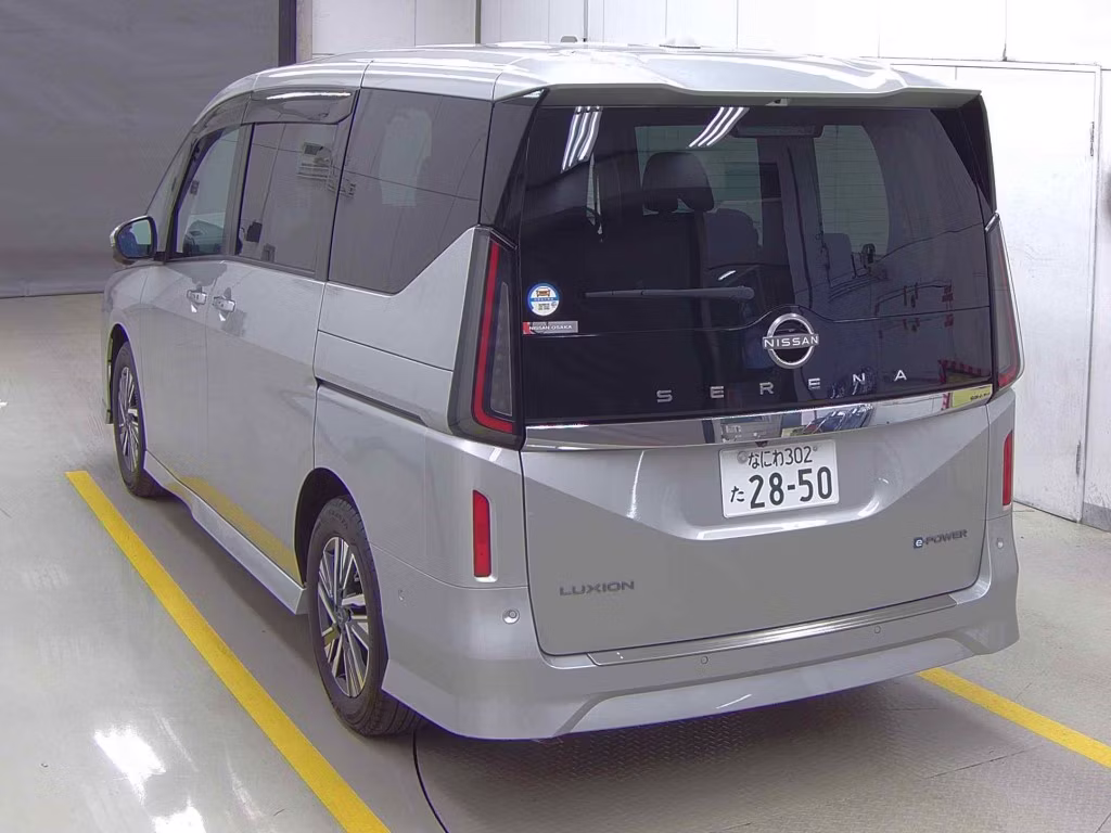 NISSAN SERENA