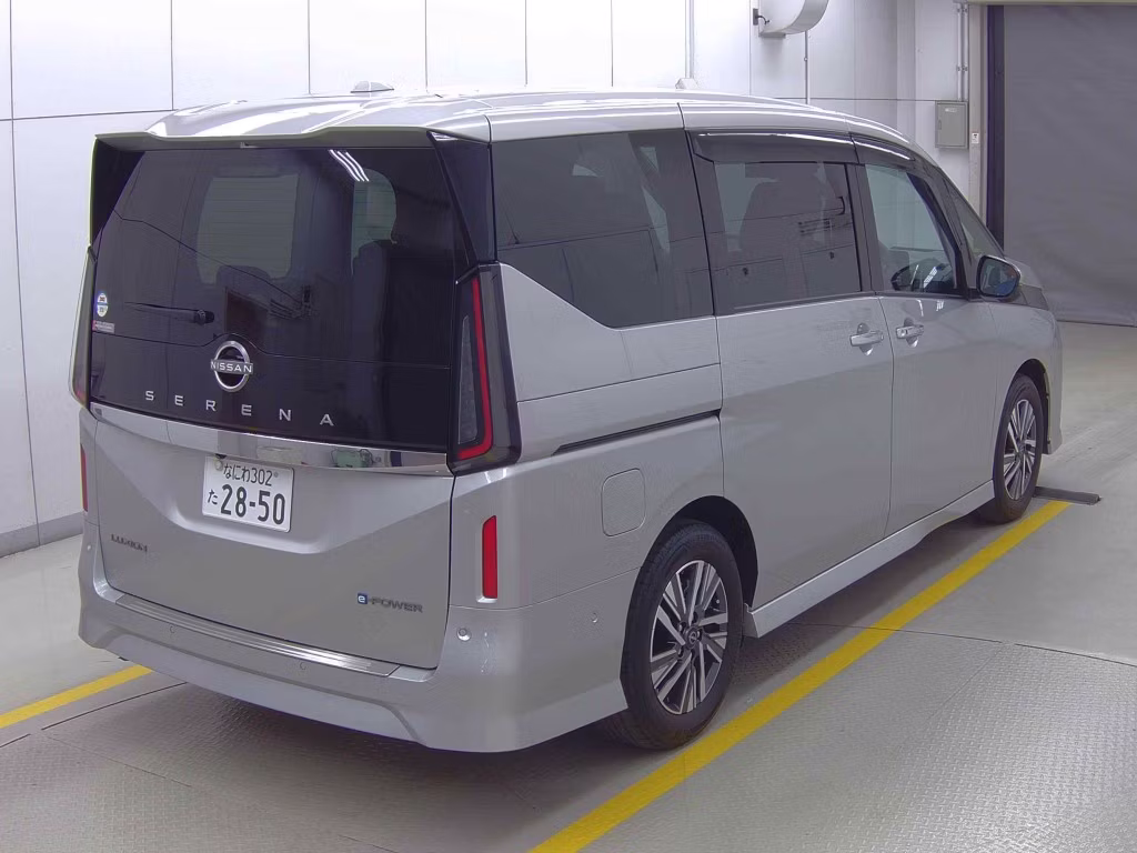 NISSAN SERENA