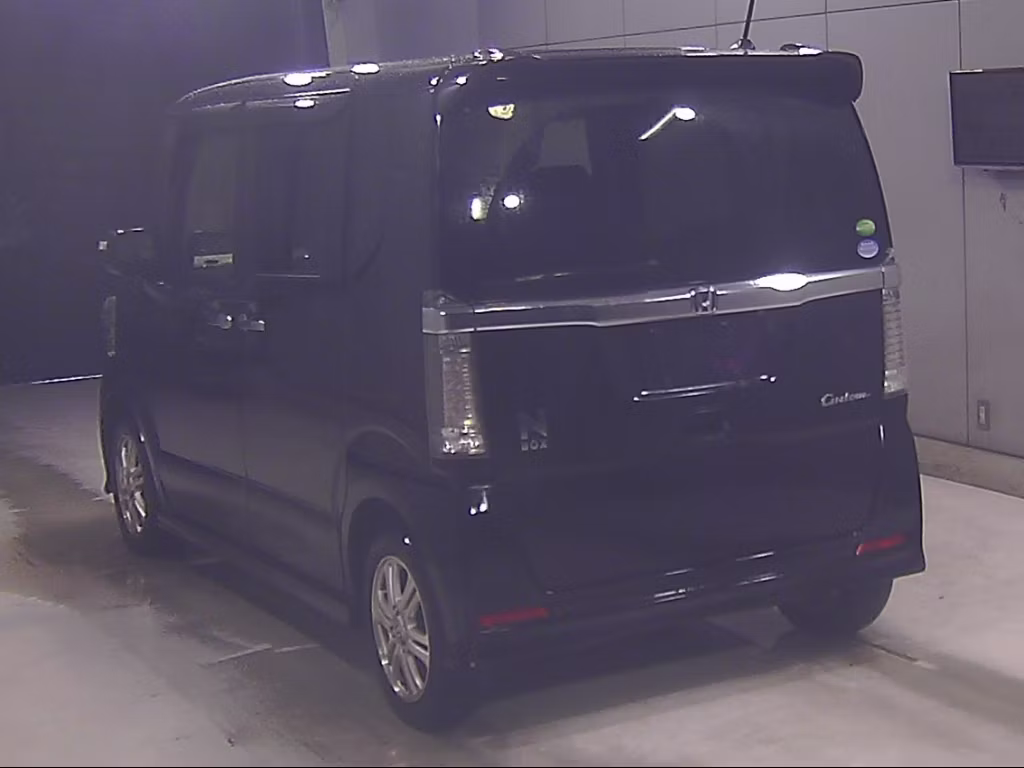 HONDA N-BOX