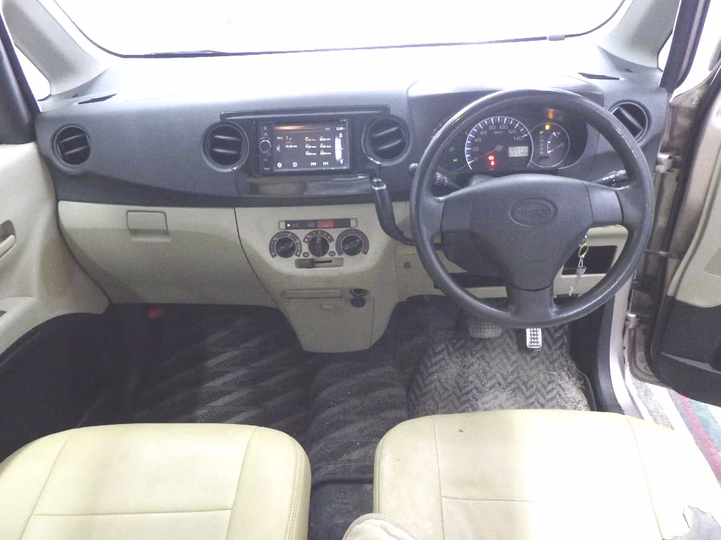 SUBARU LUCRA