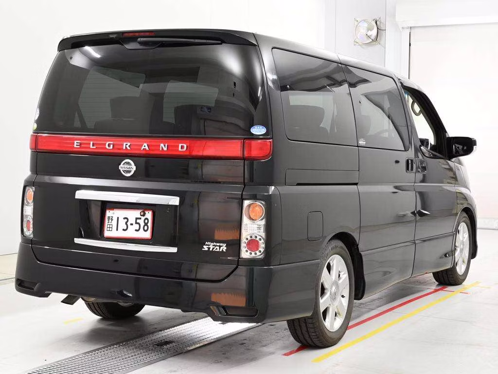 NISSAN ELGRAND