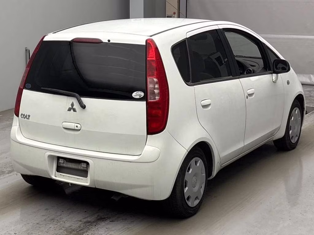 MITSUBISHI COLT