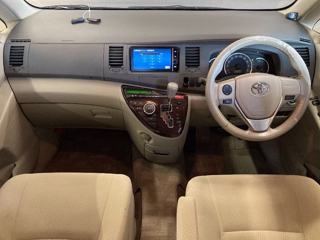 TOYOTA ISIS