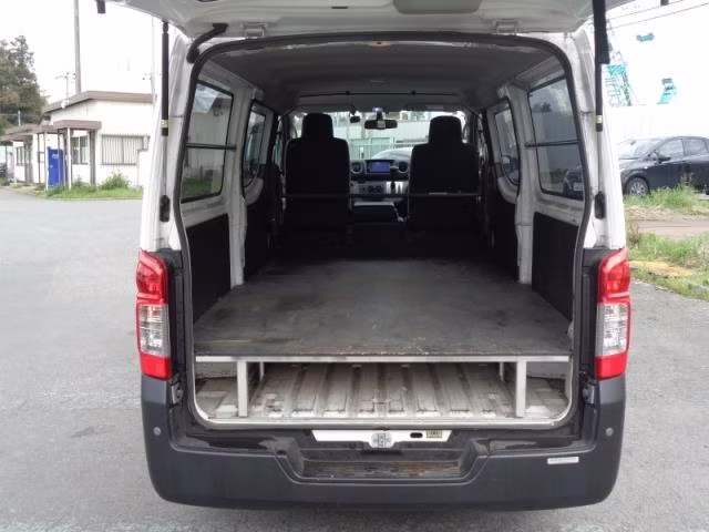 NISSAN NV350 CARAVAN