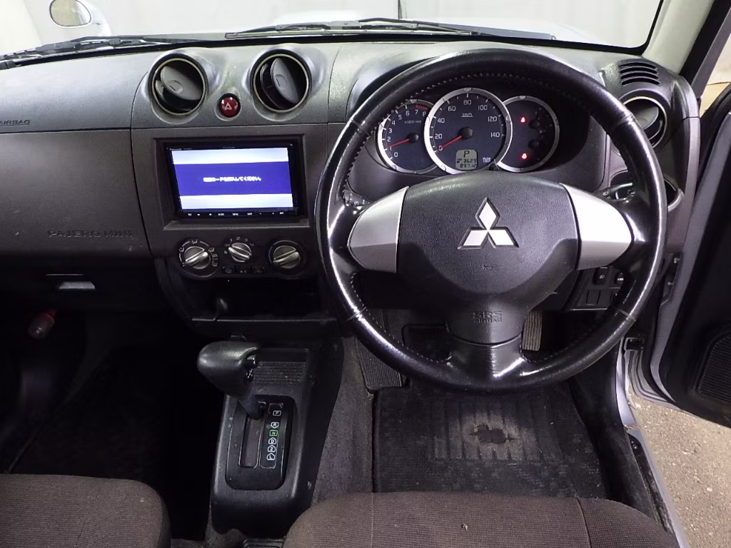 MITSUBISHI PAJERO MINI