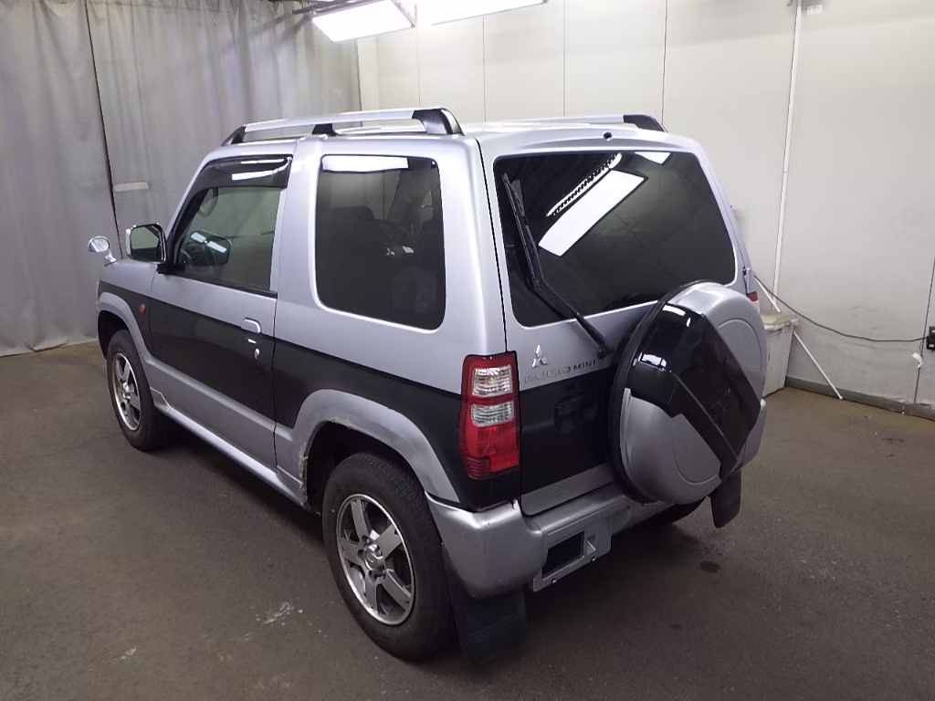 MITSUBISHI PAJERO MINI